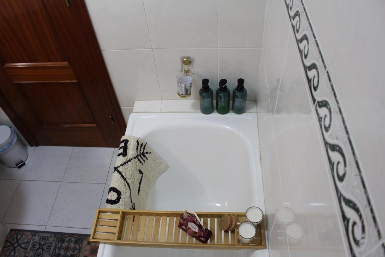 Apartamento Centrico En Monforte De Lemos - No Wifi - Parking Privado Eksteriør billede